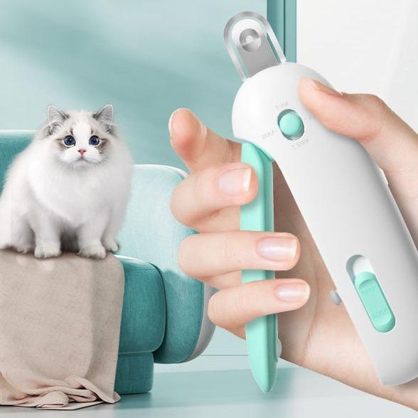 Cat nail clippers with adjustable aperture