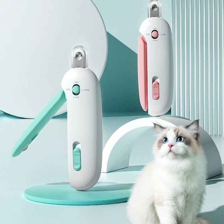 Cat nail clippers with adjustable aperture